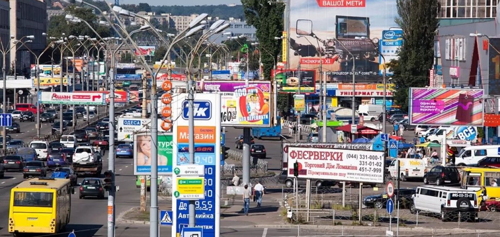 В Украине хотят запретить рекламу на дорогах