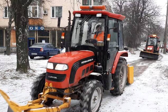 Для прибирання снігу задіяно 371 одиниць спецтехніки