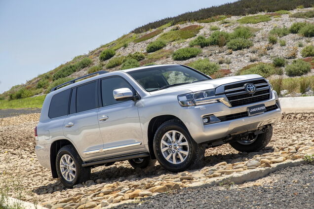 Toyota представила нову версію свого флагмана Land Cruiser