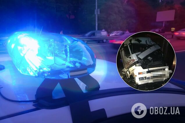 Одна з фур виїхала на зустрічну смугу