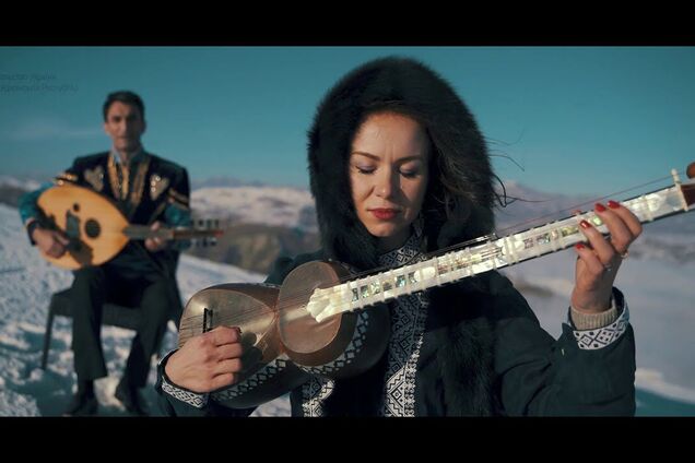 Азербайджанські музиканти виконали 'Щедрик' серед гір: слухати пісню