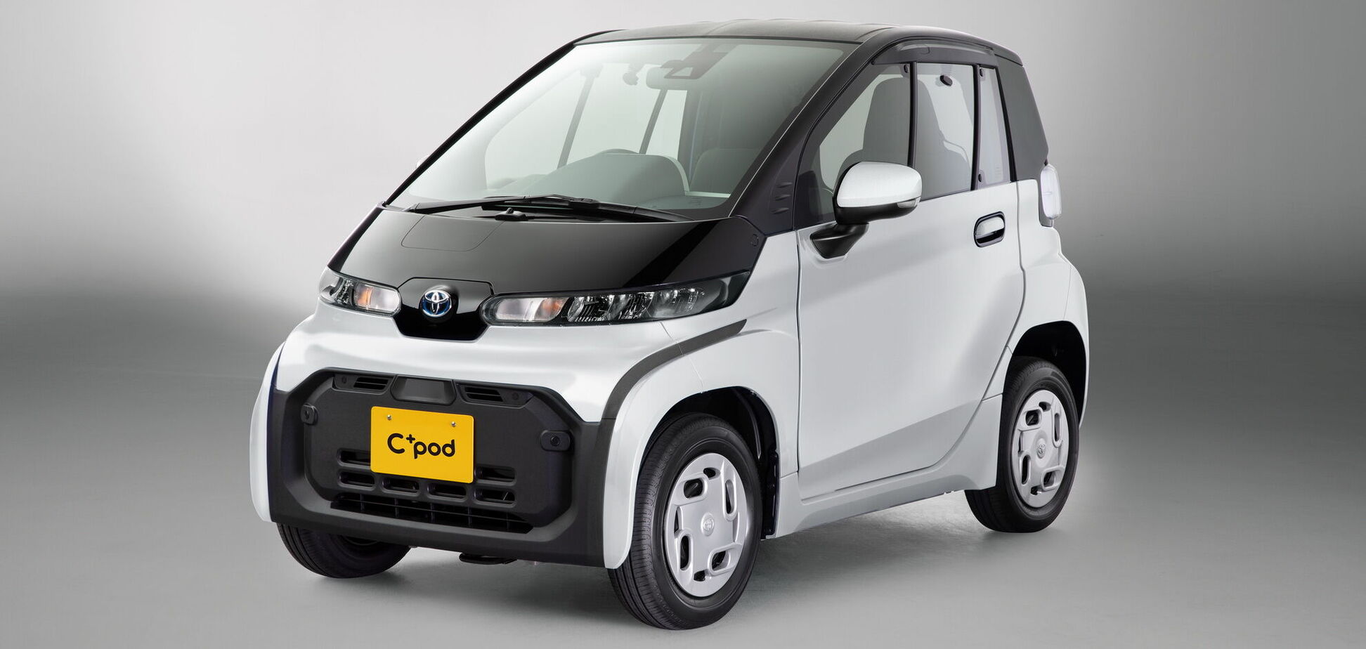 Toyota представила електрокар у мініатюрі – його довжина всього 2,5 м