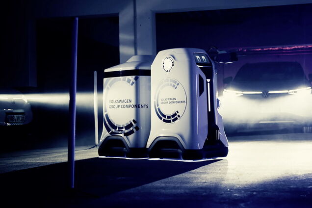 Volkswagen доверит зарядку электромобилей роботам