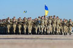День Збройних сил України відзначається з 1993 року