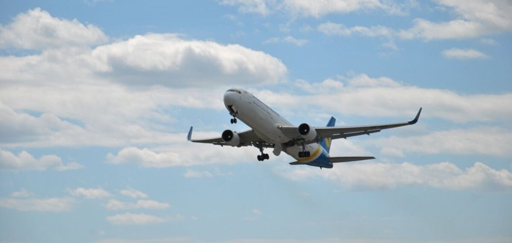З Києва в Баку відклали прямі авіарейси