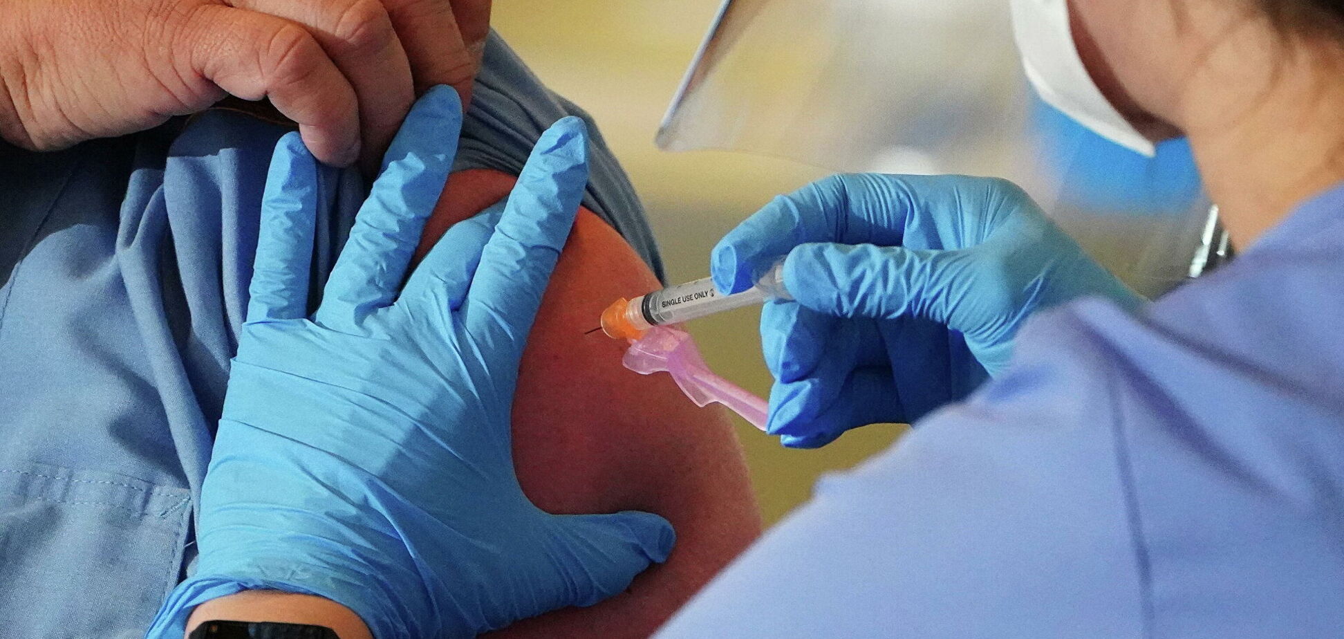 Ізраїль провакцинував від COVID-19 уже мільйон людей