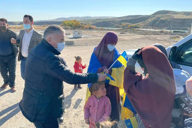 Україна звільнила з сирійського табору 9 громадян