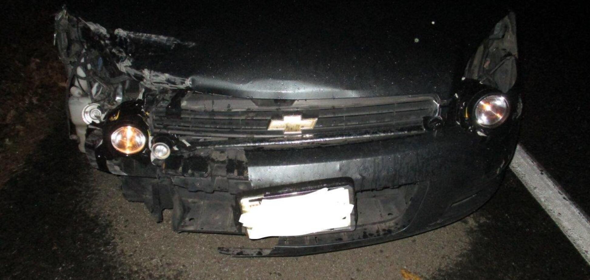 Поліція зупинила водія за використання звичайних ліхтариків замість фар