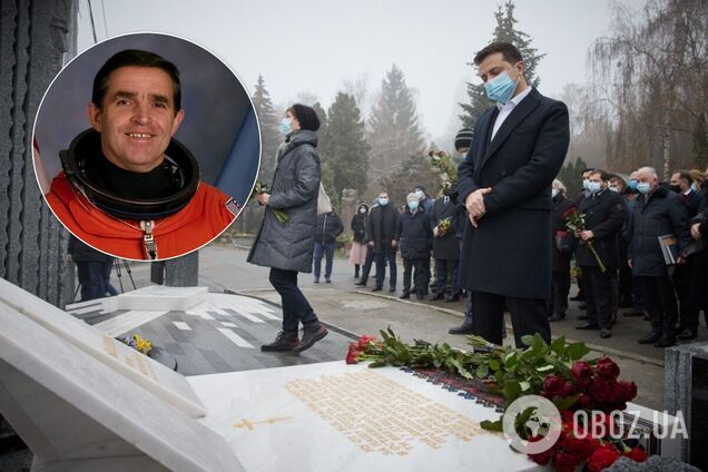 Зеленський відкрив пам'ятник першому космонавту України. Фото з церемонії