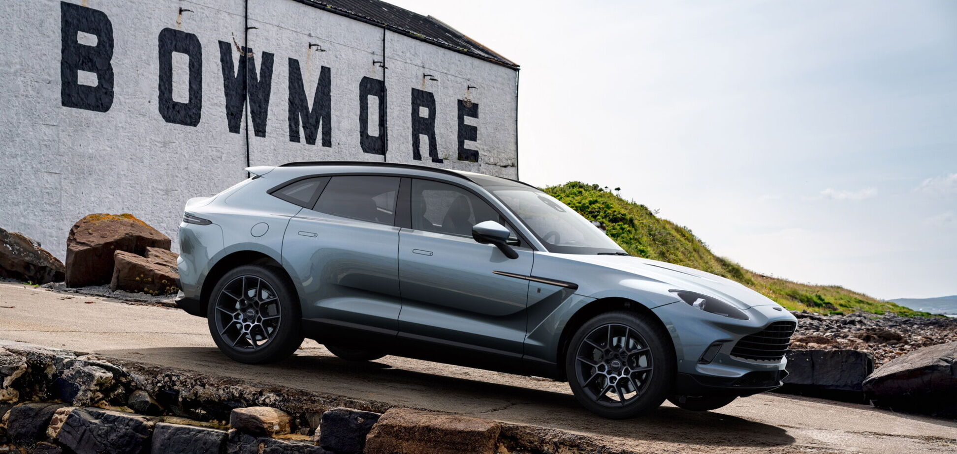Кросовер Aston Martin DBX присвятили шотландському віскі