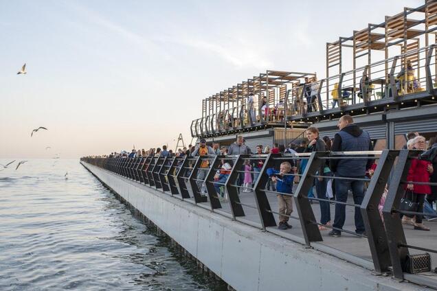 Обновленный пирс в Мариуполе