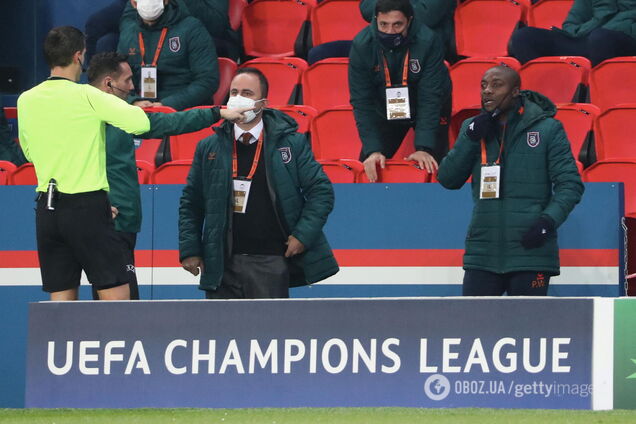 Момент з видаленням П'єра Вебо в матчі ПСЖ - 'Істанбул'