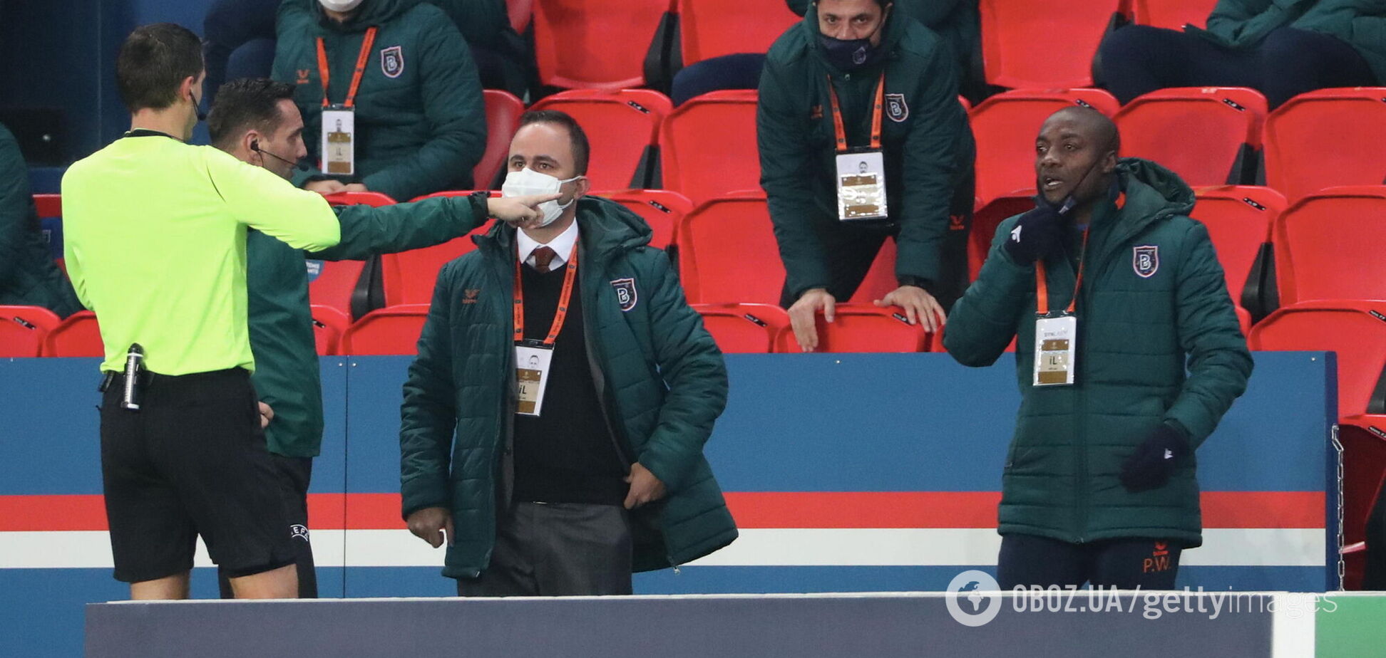 Момент с удалением Пьера Вебо в матче ПСЖ - 'Истанбул'