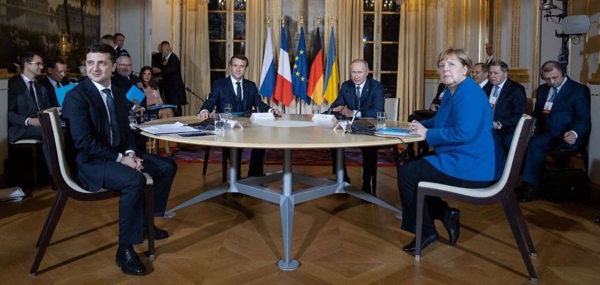 Зеленський опублікував фото з Путіним