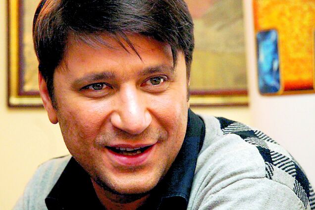 Очки и борода: как изменился Гена Букин со времен 'Счастливых вместе'