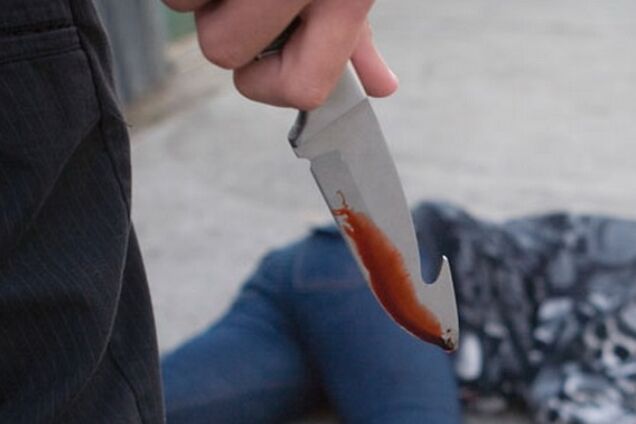 На Дніпропетровщині різанина закінчилася загибеллю чоловіка. Фото і відео з місця