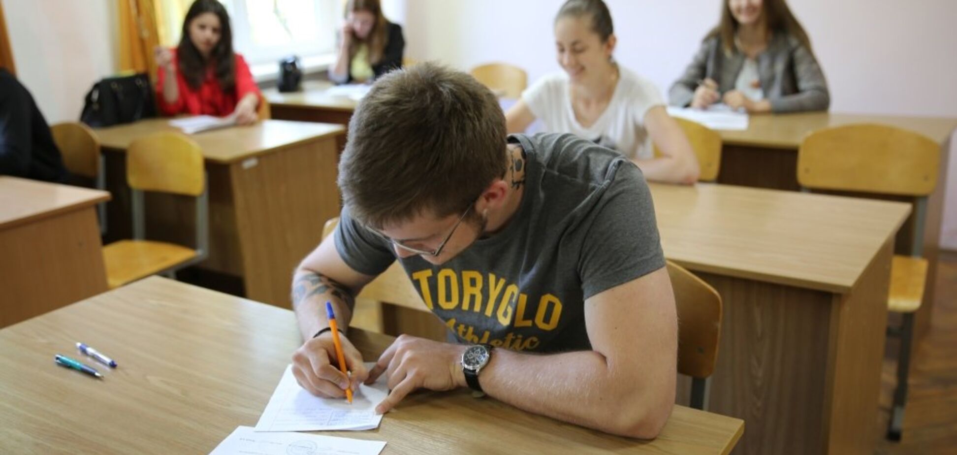 Для выпускников украинских вузов внедрят единый экзамен: кого коснется