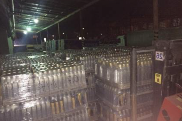 У Києві ДПС виявила понад 10 тис. пляшок горілки з недійсними акцизними марками