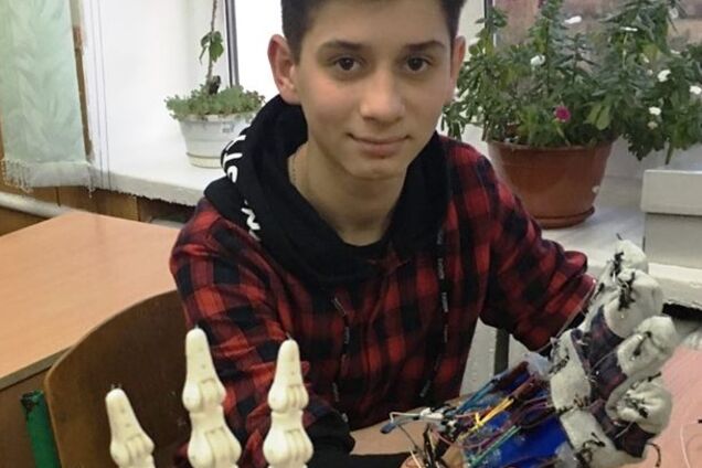 Український школяр створив унікальну роборуку: у чому її користь