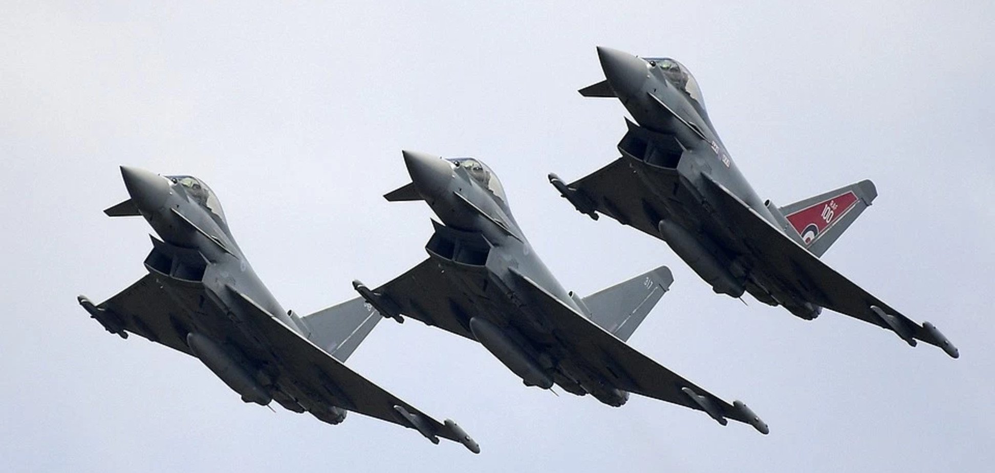 Винищувачі НАТО 'зчепилися' з літаками Путіна в небі