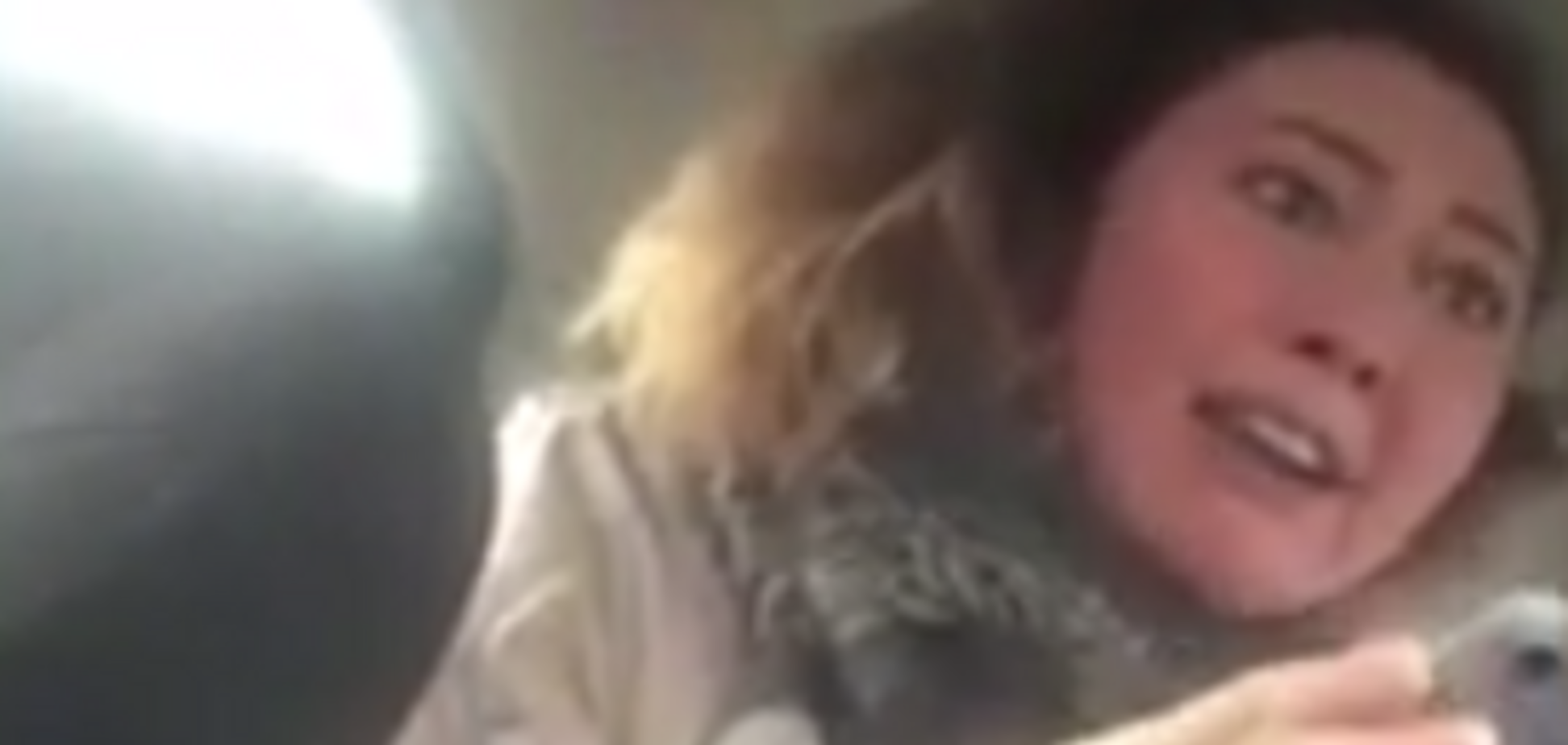 'Вези, мр*зь!' В Москве девушка напала на водителя такси: видео и фото истерички