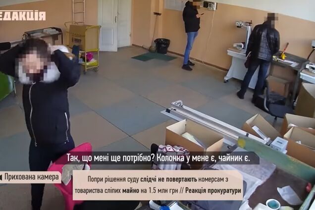 В Одесі копи пограбували фірму під час обшуку