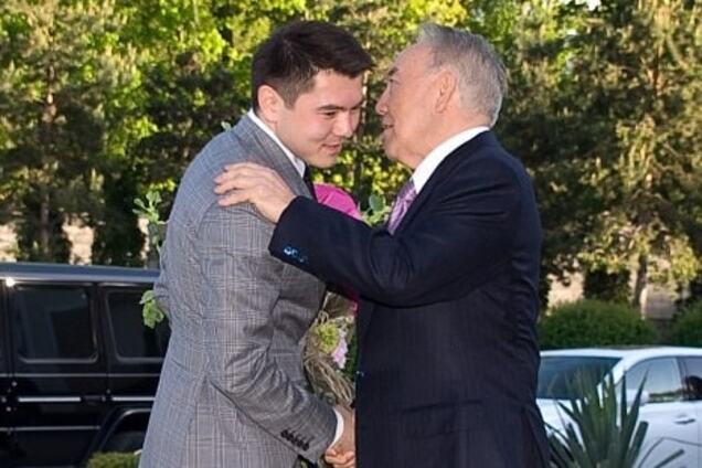 Онук Назарбаєва, який покусав копа в Лондоні, зібрався 'здати' Кремль