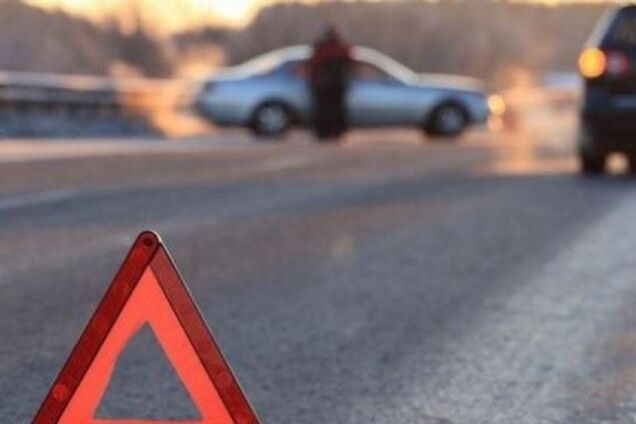 Під колесами опинилося подружжя: у Тернопільській області трапилася страшна аварія з поліцейським