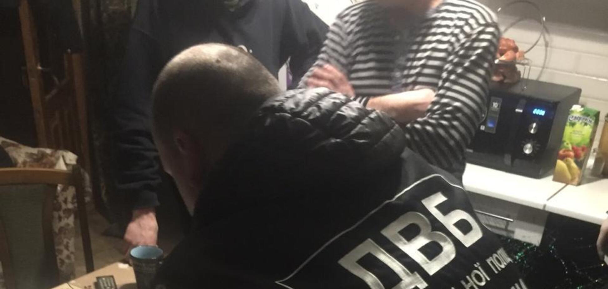 В Николаеве патрульные попались на сбыте наркотиков