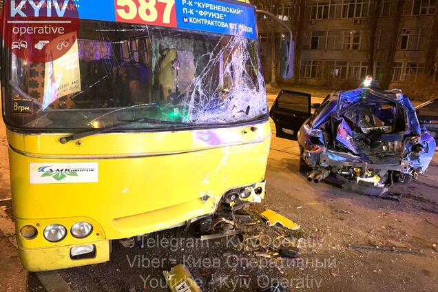 'Бухущий в зюзю!' В Киеве авто врезалось в маршрутку: ранены четверо. Фото и видео ДТП