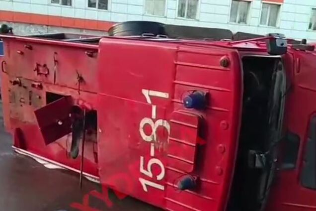 В Одесі авто пожежників потрапило в жорстку ДТП