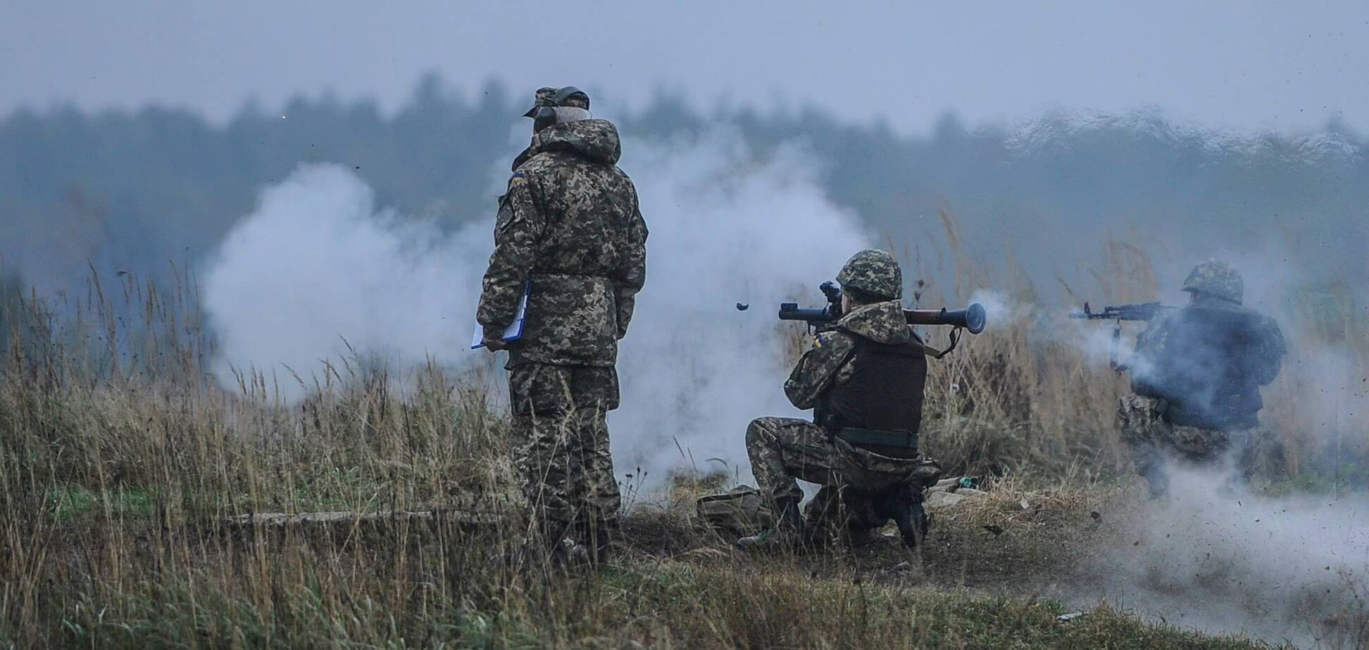 Терористи влаштували масштабний обстріл на Донбасі: поранений боєць ЗСУ