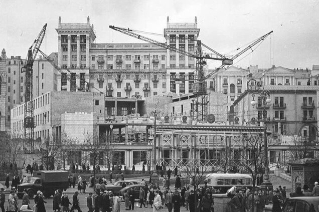 Строительство станции метро 'Крещатик' в Киеве