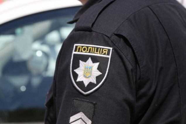 В Одессе полиция и спасатели приехали в салон эротического массажа