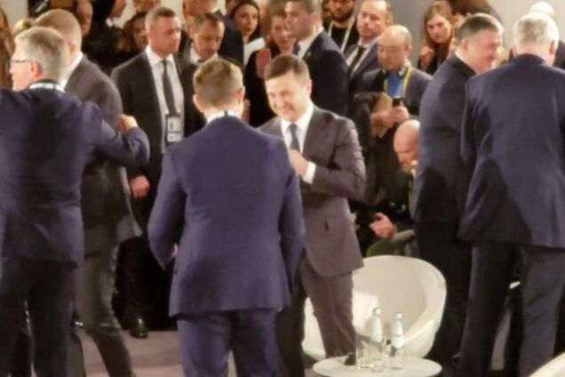 Спливло ексклюзивне відео закулісної підготовки Зеленського в Мюнхені