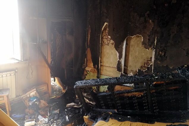 На Днепропетровщине в доме сгорели двое мужчин, во дворе нашли повешенную женщину. Фото