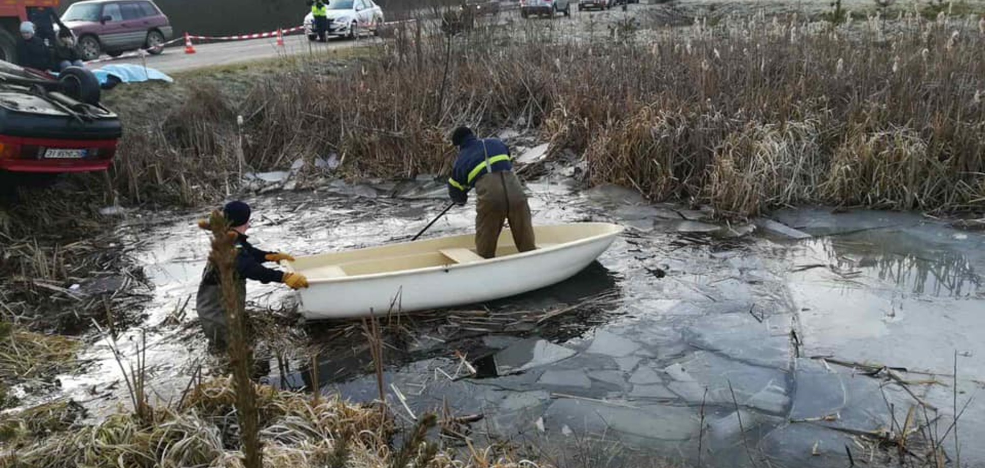 На Львівщині у водоймі знайшли авто з чотирма тілами