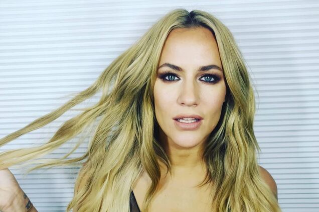 Кэролайн Флэк