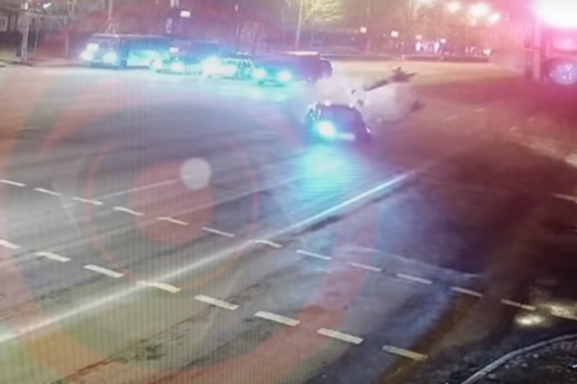 В Днепре на перекрестке сбили людей