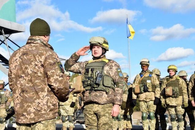 "Слава Україні!" У Міноборони розповіли, як збережуть військове вітання