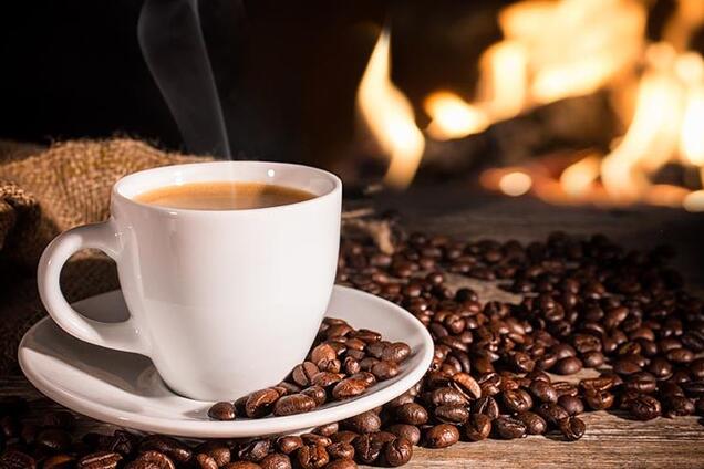 Начиная с кофе: врачи назвали три самые вредные утренние привычки