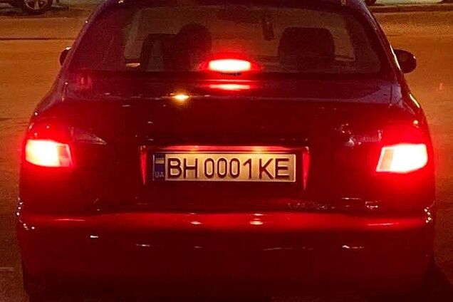 Daewoo Lanos з номерами '0001': у мережі опублікували забавне фото