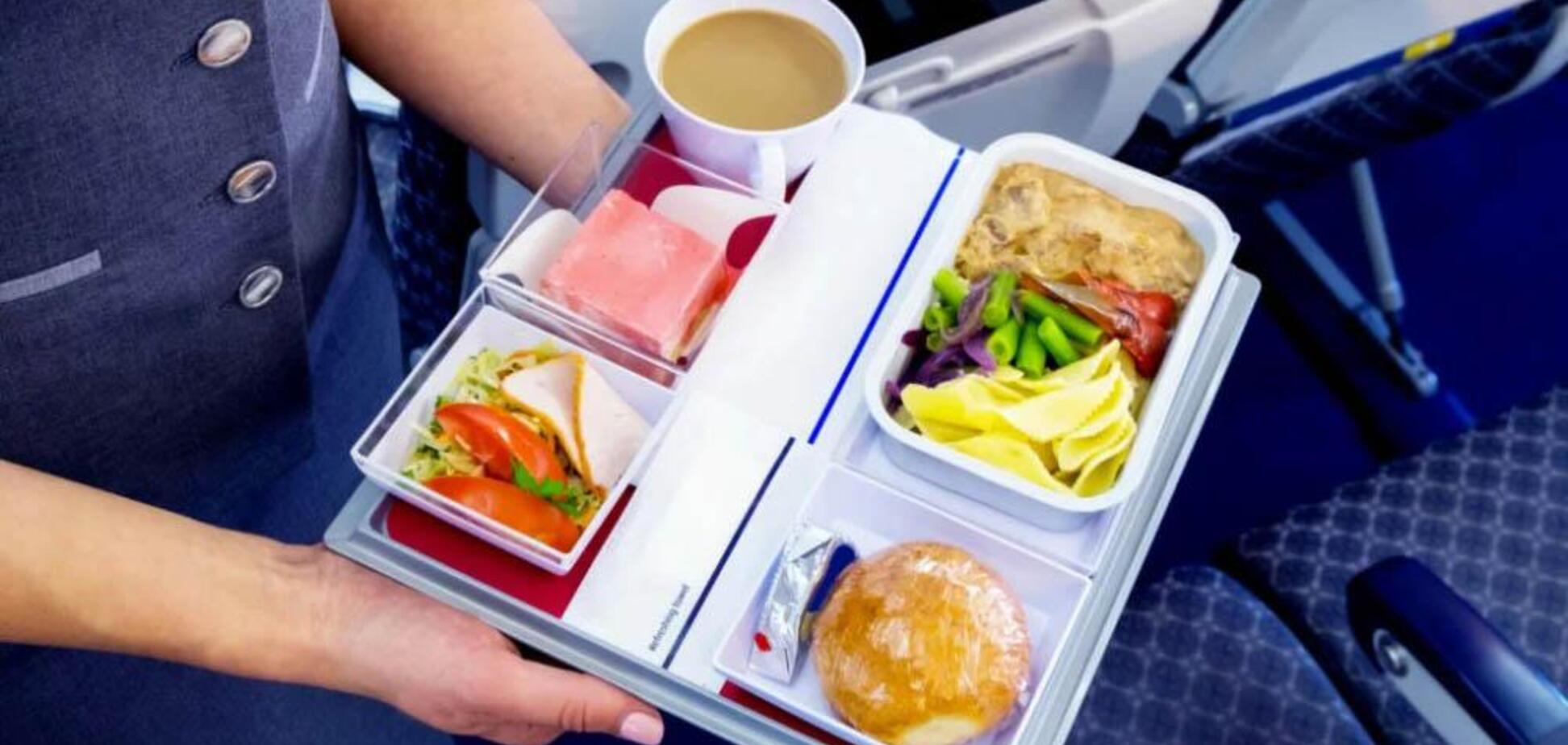 Стало відомо, де готують їжу для пасажирів літаків