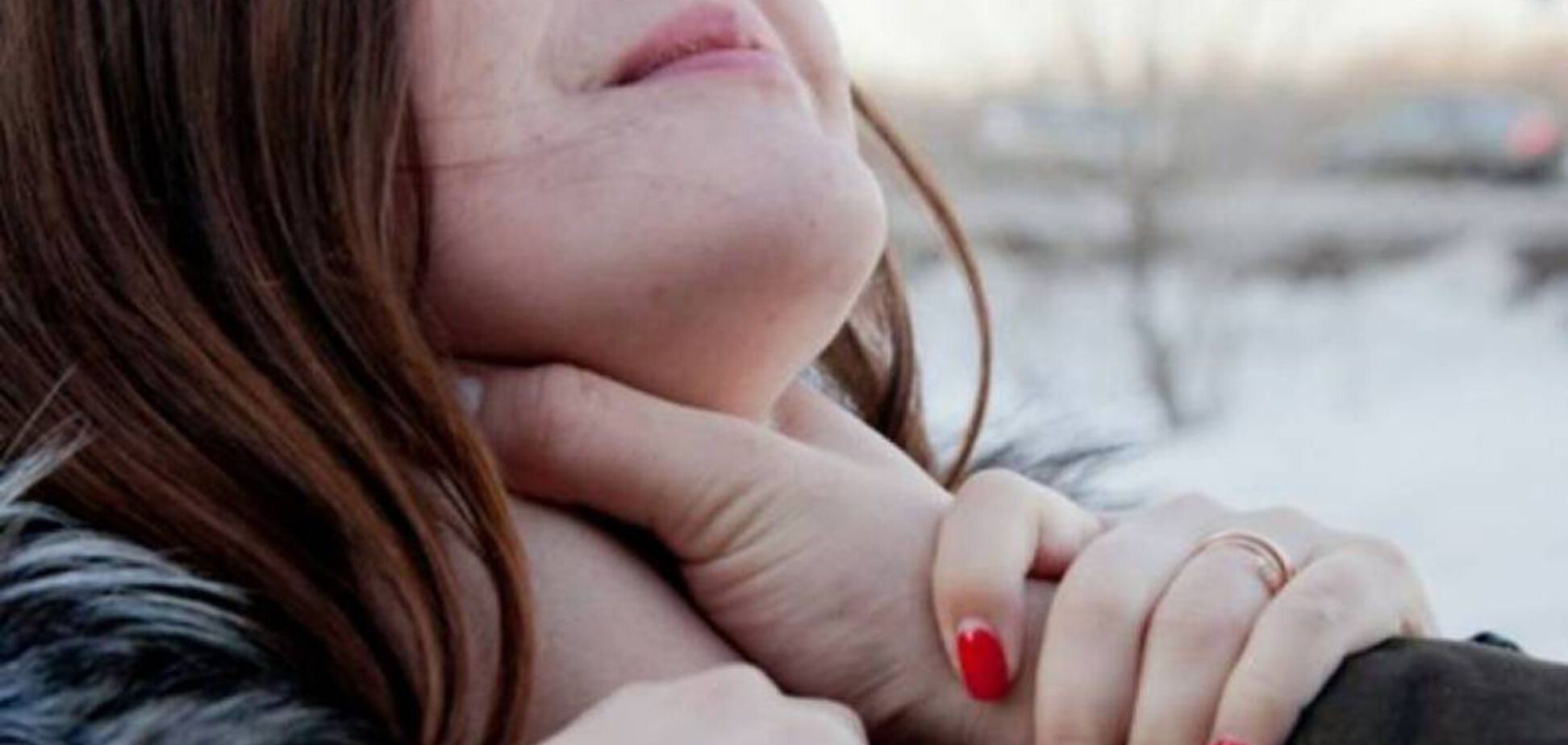 На Житомирщине компания школьниц избила девушку: детали нападения