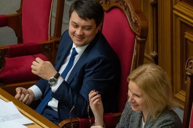 Разумков пришел в Раду с часами за 2 тысячи долларов. Фотофакт