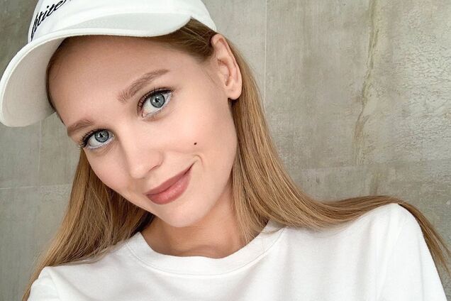 'Схоже на анорексію': Асмус жахнула мережу занадто худими ногами. Фото