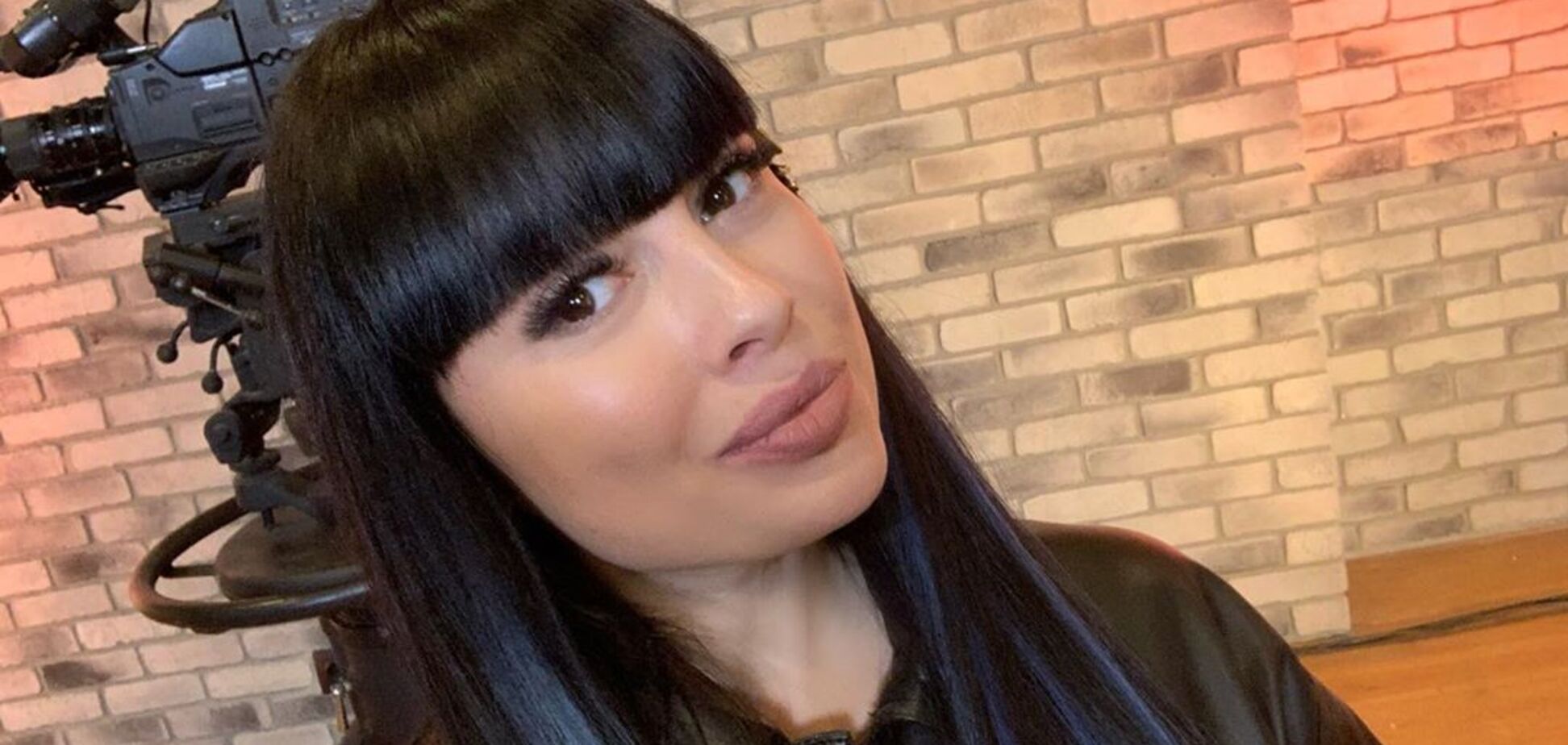 'Как вульгарно': экс-звезду 'Дом-2' разнесли за фото без трусов