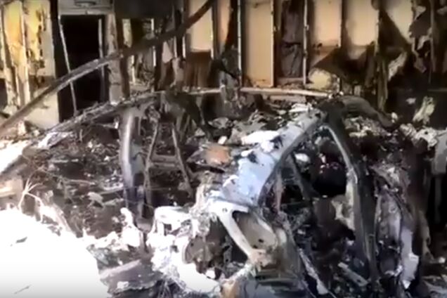 В гараже дотла сгорел новый электромобиль Porsche Taycan. Фото