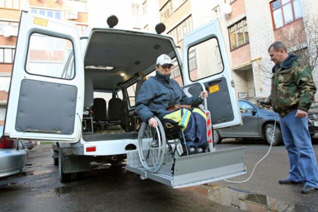 Соціальне таксі в Дніпрі: як працює і для кого доступна послуга