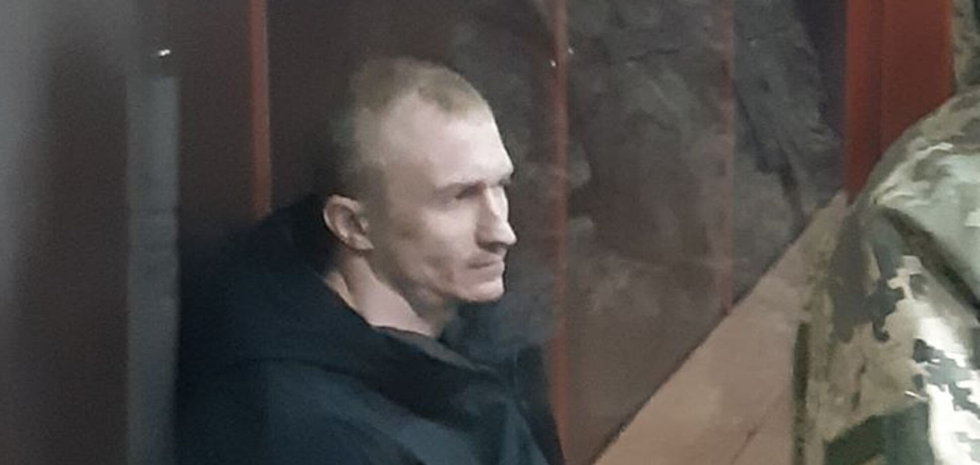 Подозревают в расстреле Майдана: экс-бойца 'Омеги' отпустили домой из зала суда. Фото и видео